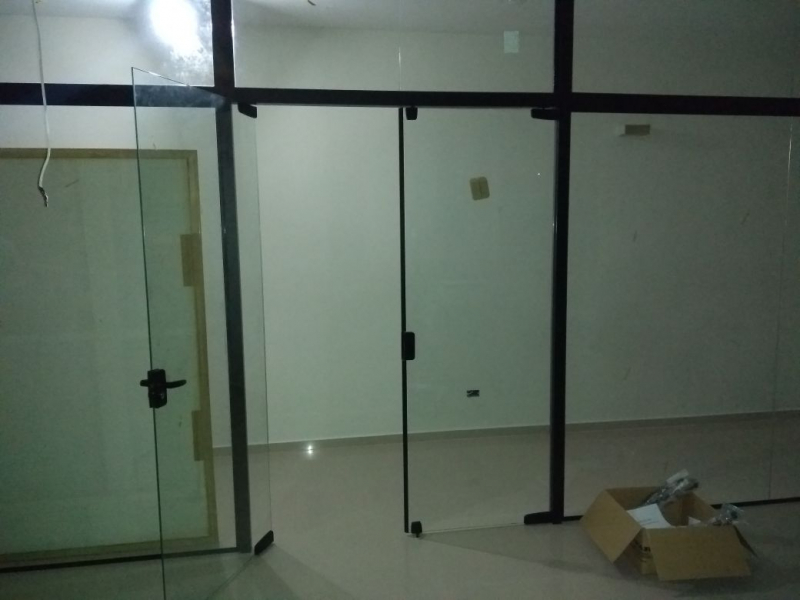 Instalação de Divisórias de Vidro Valores Capuava - Instalação de Box de Vidro para Banheiro