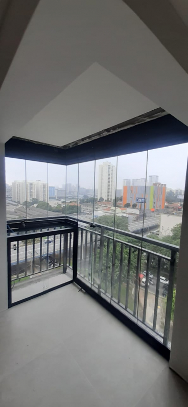 Preço de Fechamento de Sacada de Vidro Jardim das Oliveiras - Fechamento de Sacada com Vidro